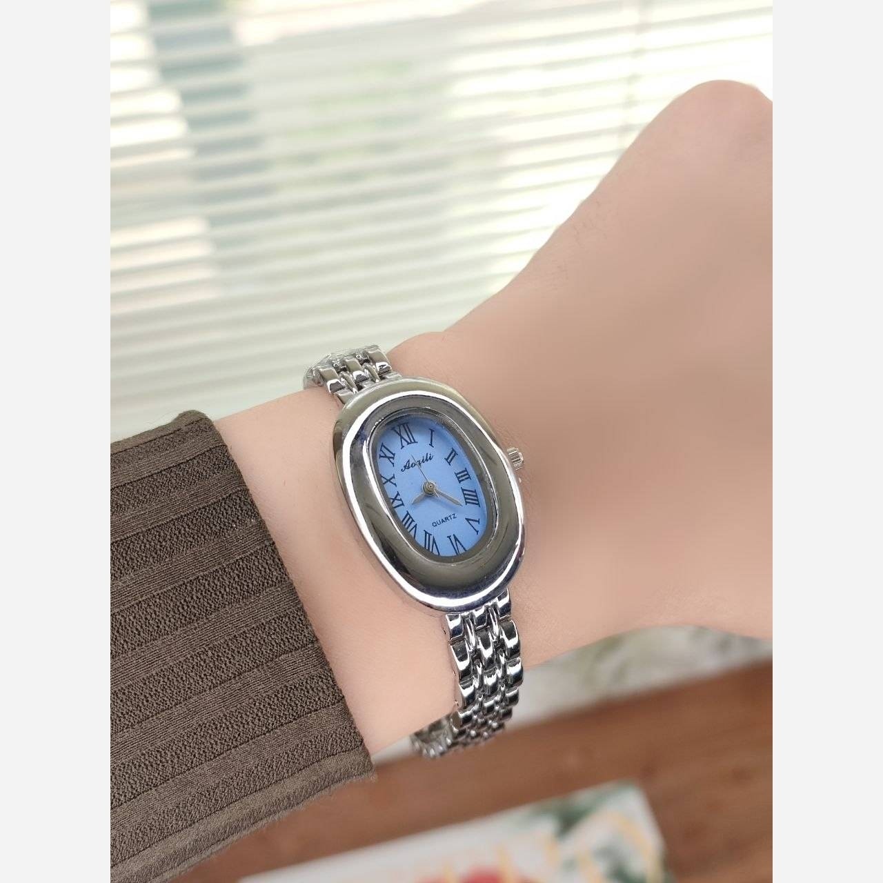 ساعت زنانه مارک Aoqili 6907236 بیضی