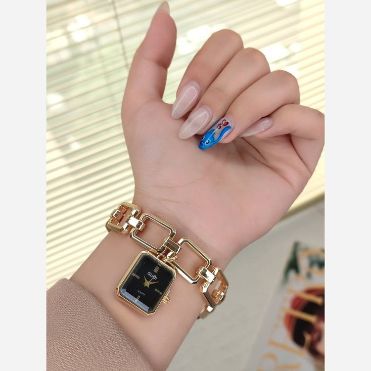 ساعت زنانه مارک GUQi 6908633974