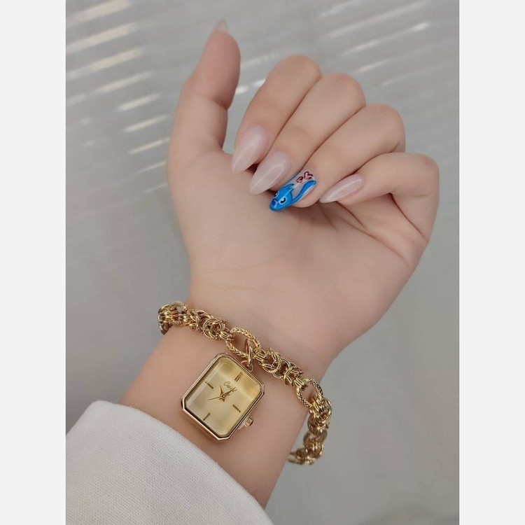 ساعت زنانه بند دستبندی مارک cacaxi 228026253253