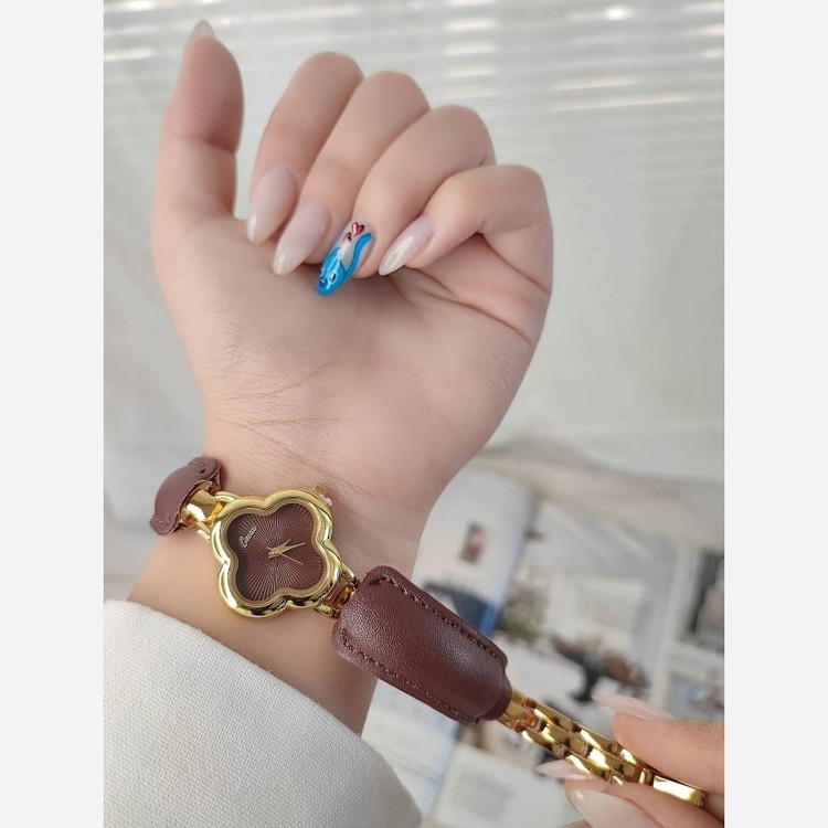 ساعت زنانه ونکلیف بند چرمی مارک cacaxi 18003231