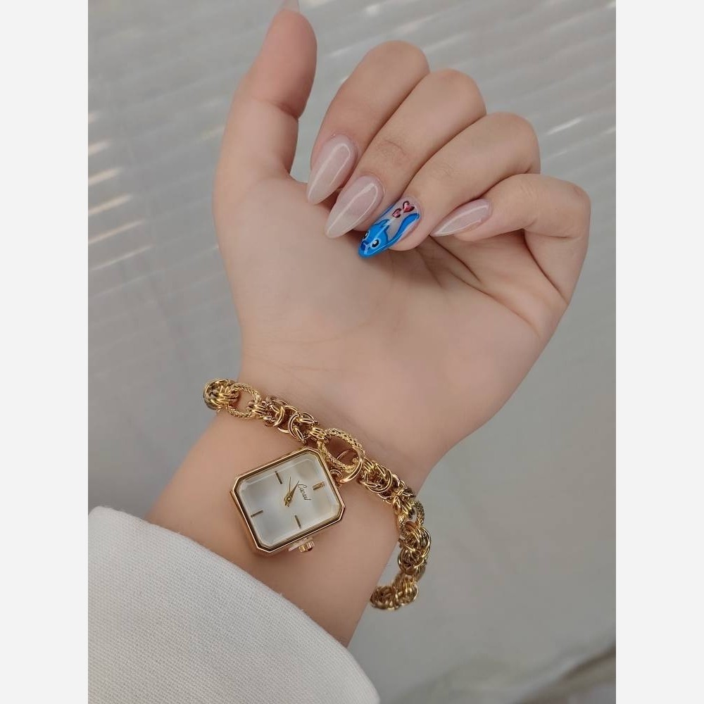 ساعت زنانه بند دستبندی مارک cacaxi 228026253253