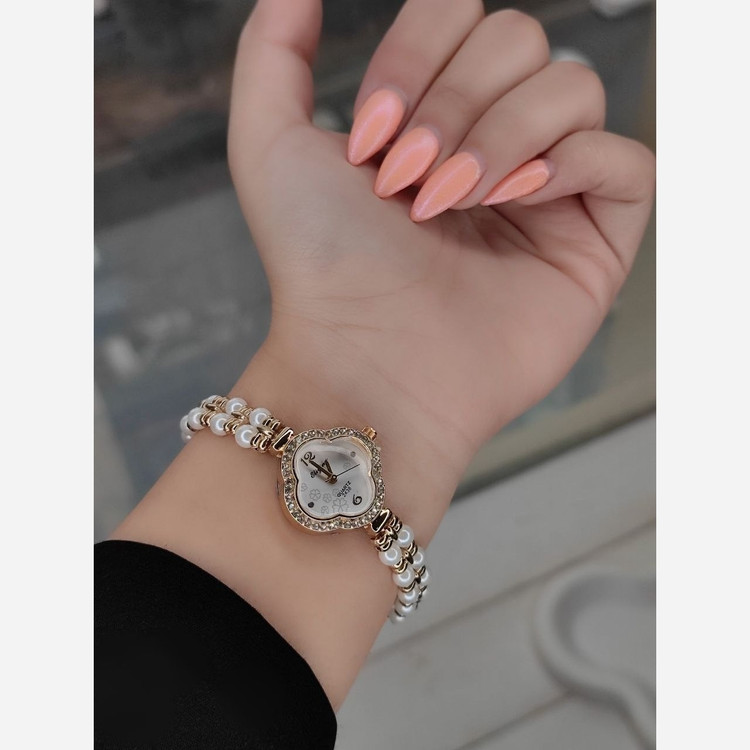ساعت بند مرواریدی مارک الینا 3503805629