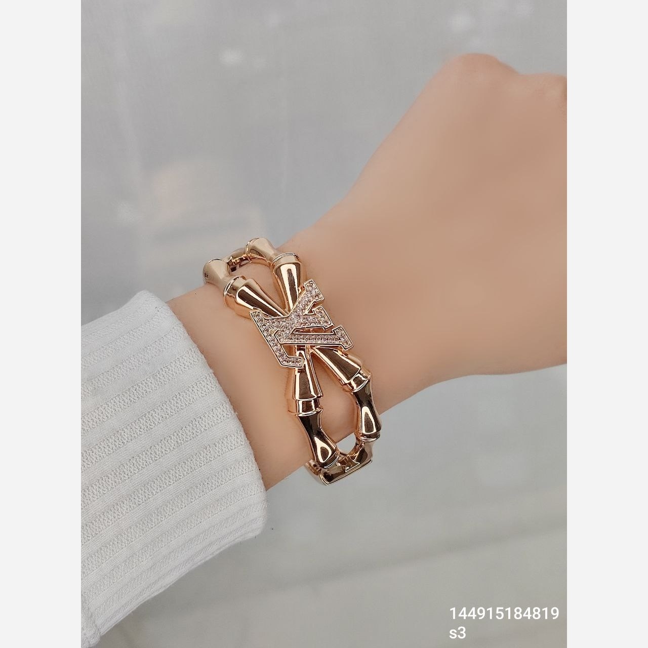 تکپوش LV مارک دریم 1449151