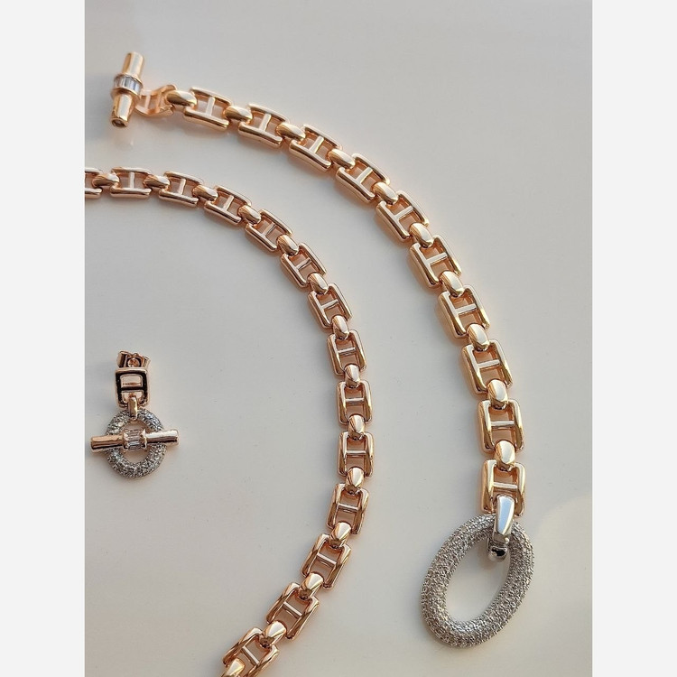سرویس نگین دار مارک هرمس 388039802365 طراحی لوکس با جزئیات درخشان و ترکیب رنگی جذاب