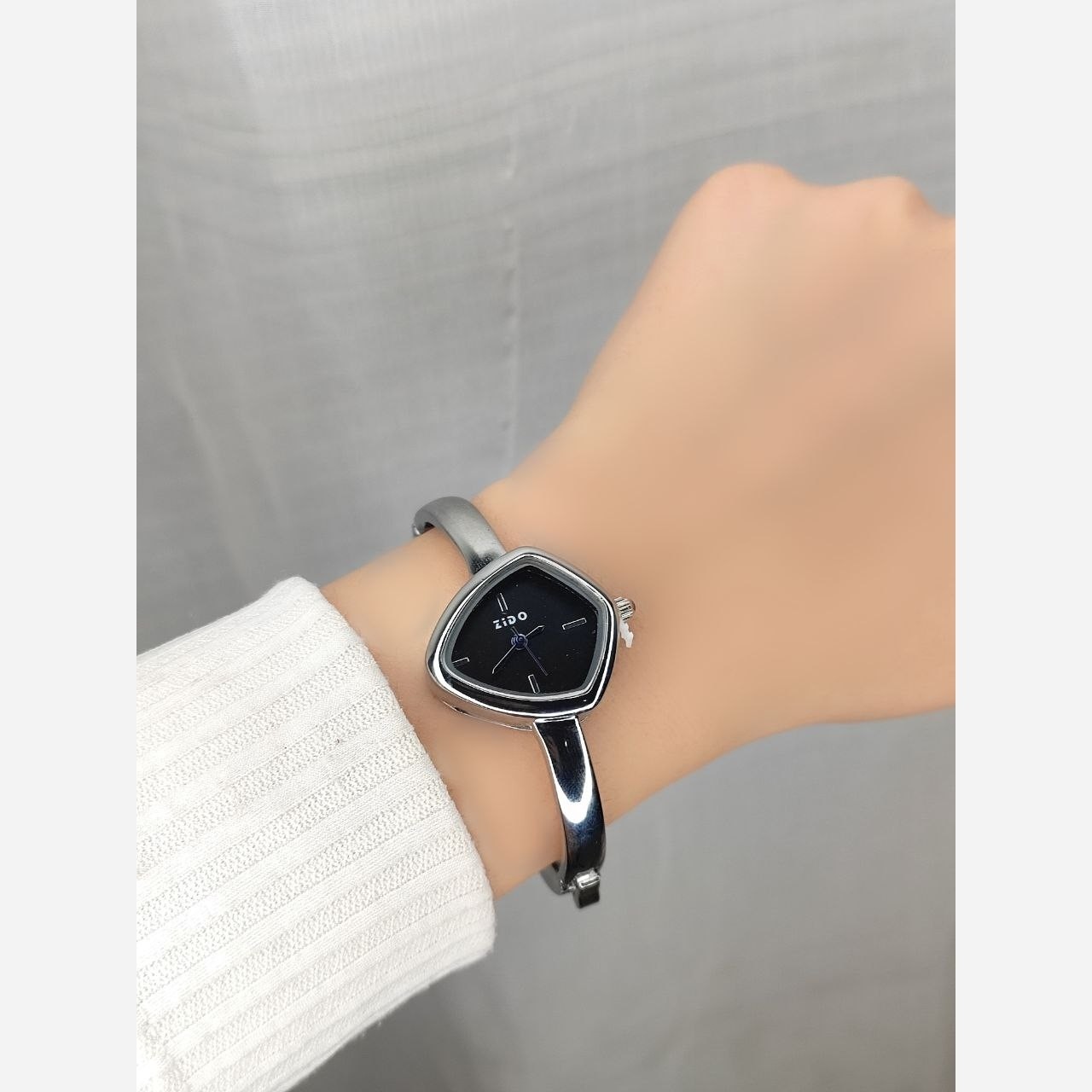 ساعت زنانه النگویی مارک zido 55060011