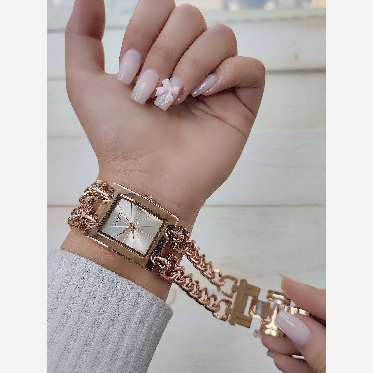 ساعت زنانه کارتیر مارک guess 650700708