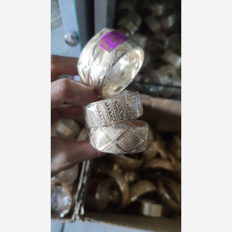 النگو بچگانه طلاروس ابکاری شده رنگ ثابت