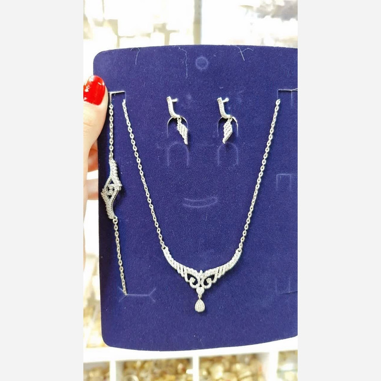 سرویس زنانه سفید روکش نقره رنگ ثابت