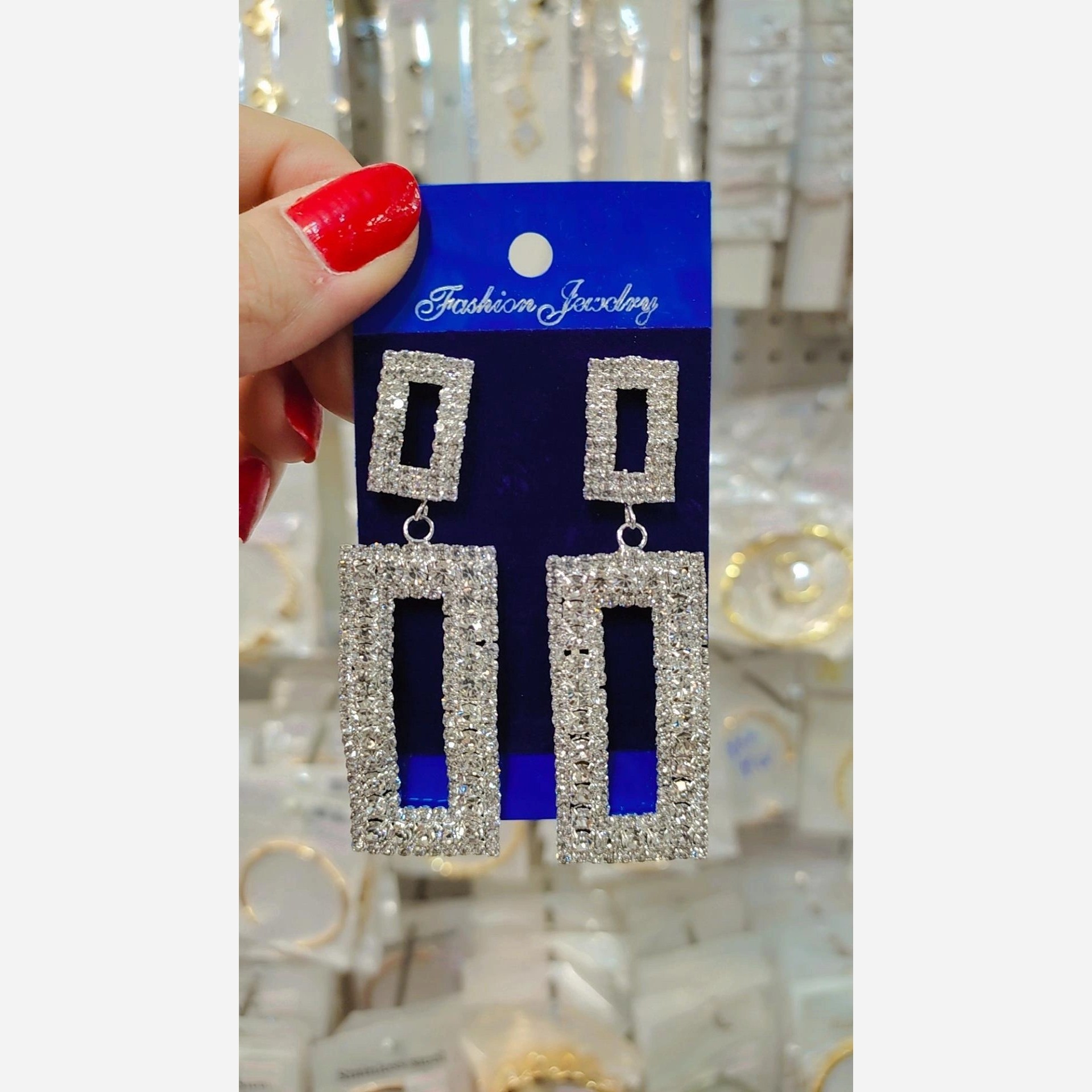 گوشواره طرح جواهری نگینی رنگ ثابت