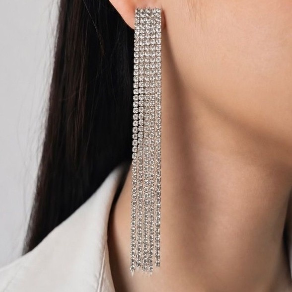 گوشواره طرح جواهری نگینی رنگ ثابت