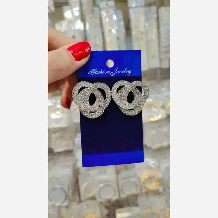 گوشواره طرح جواهری نگینی رنگ ثابت