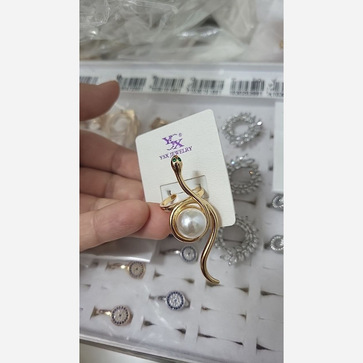 انگشتر خارجی زنانه و رنگ ثابت