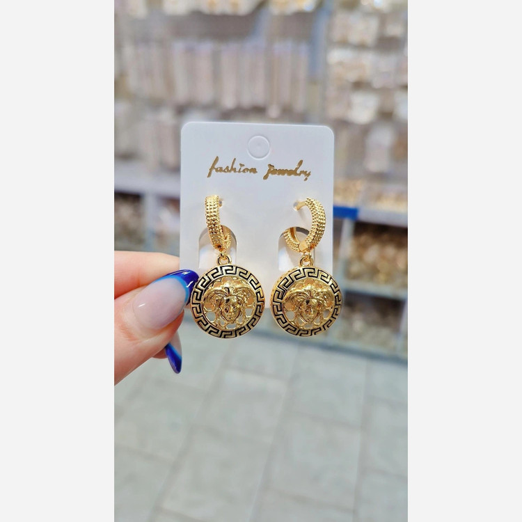 گوشواره طرح ورساچه رنگ ثابت ضد حساسیت