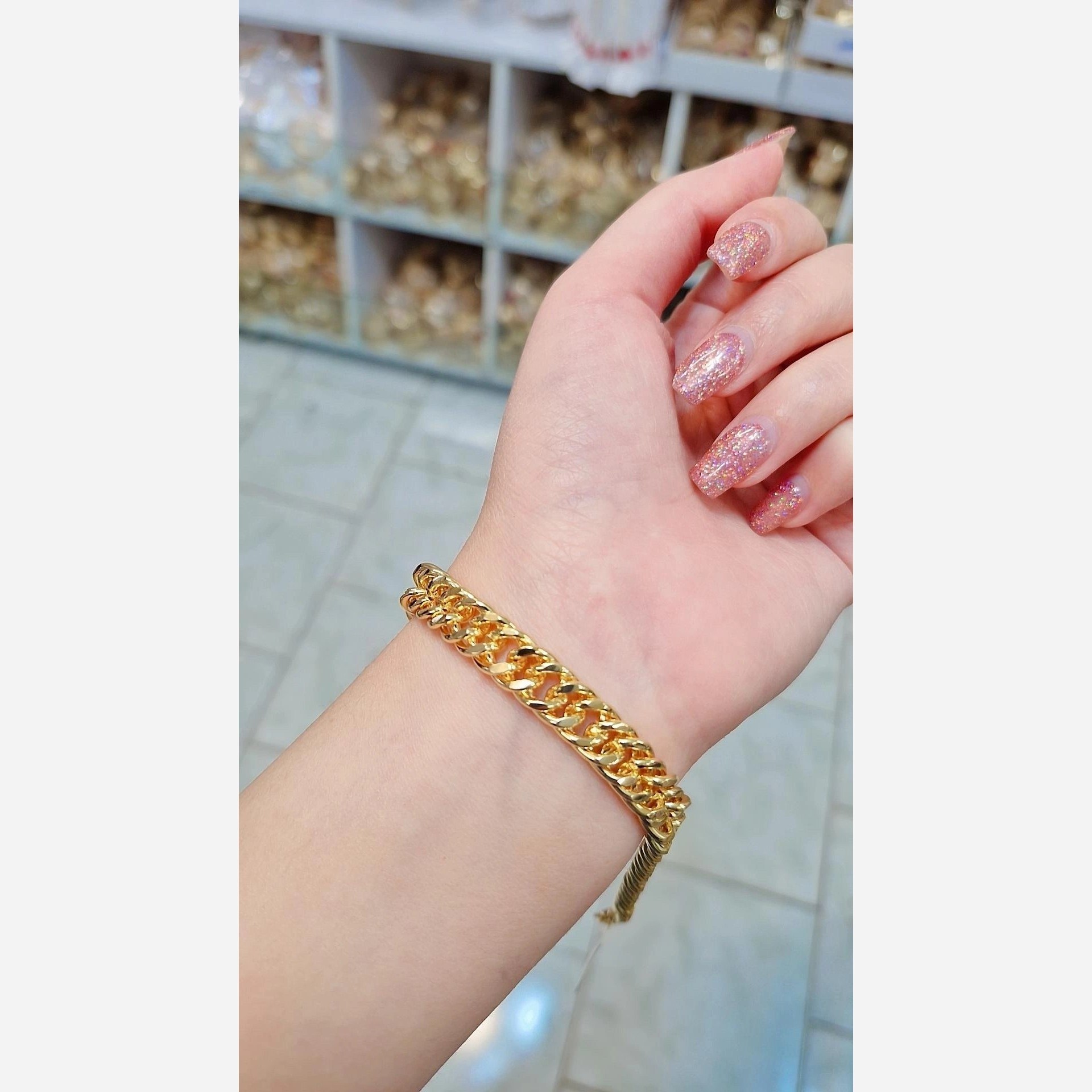 دستبند زنانه مدل زنجیری کارتی