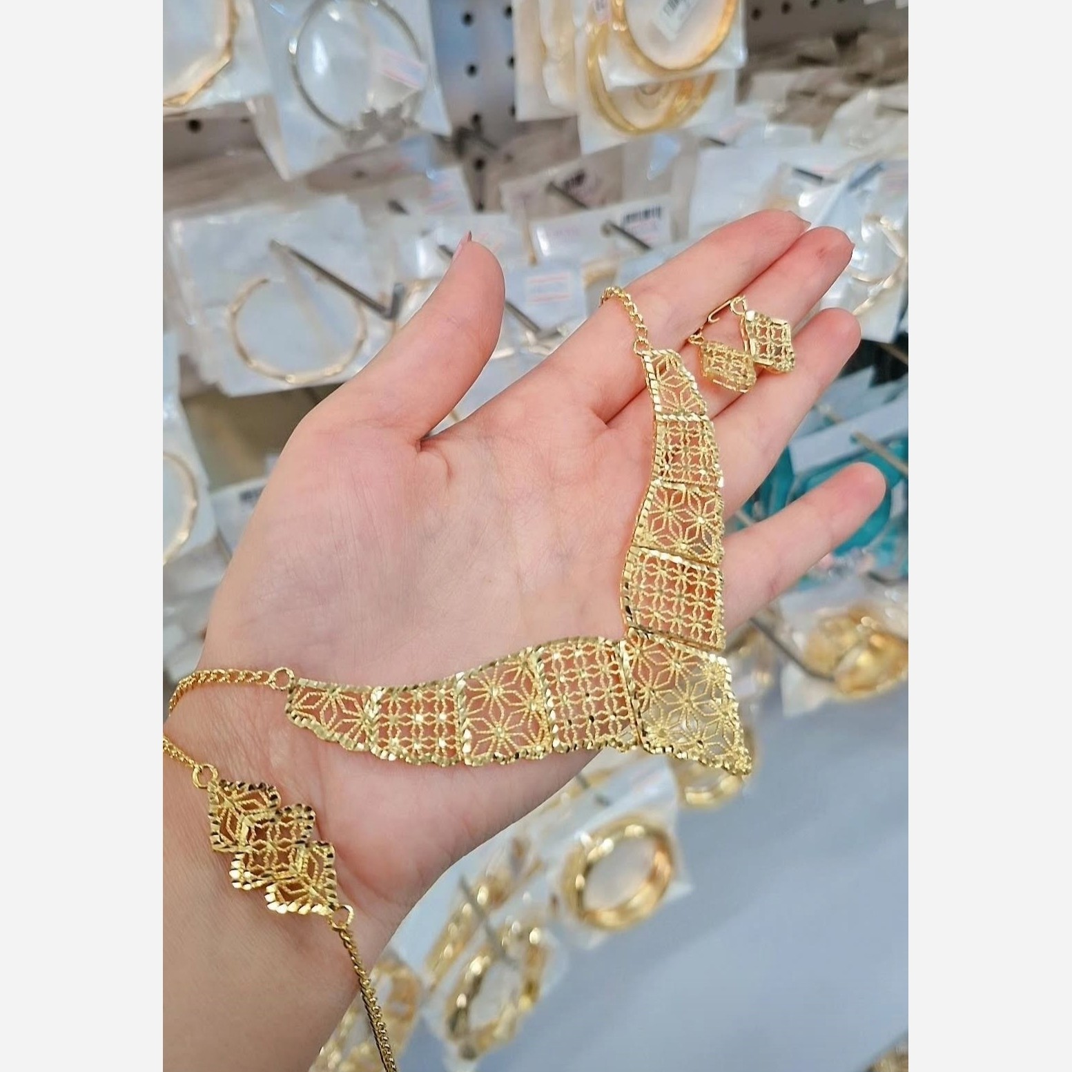 سرویس طلا روس زنانه مشابه طلا رنگ ثابت