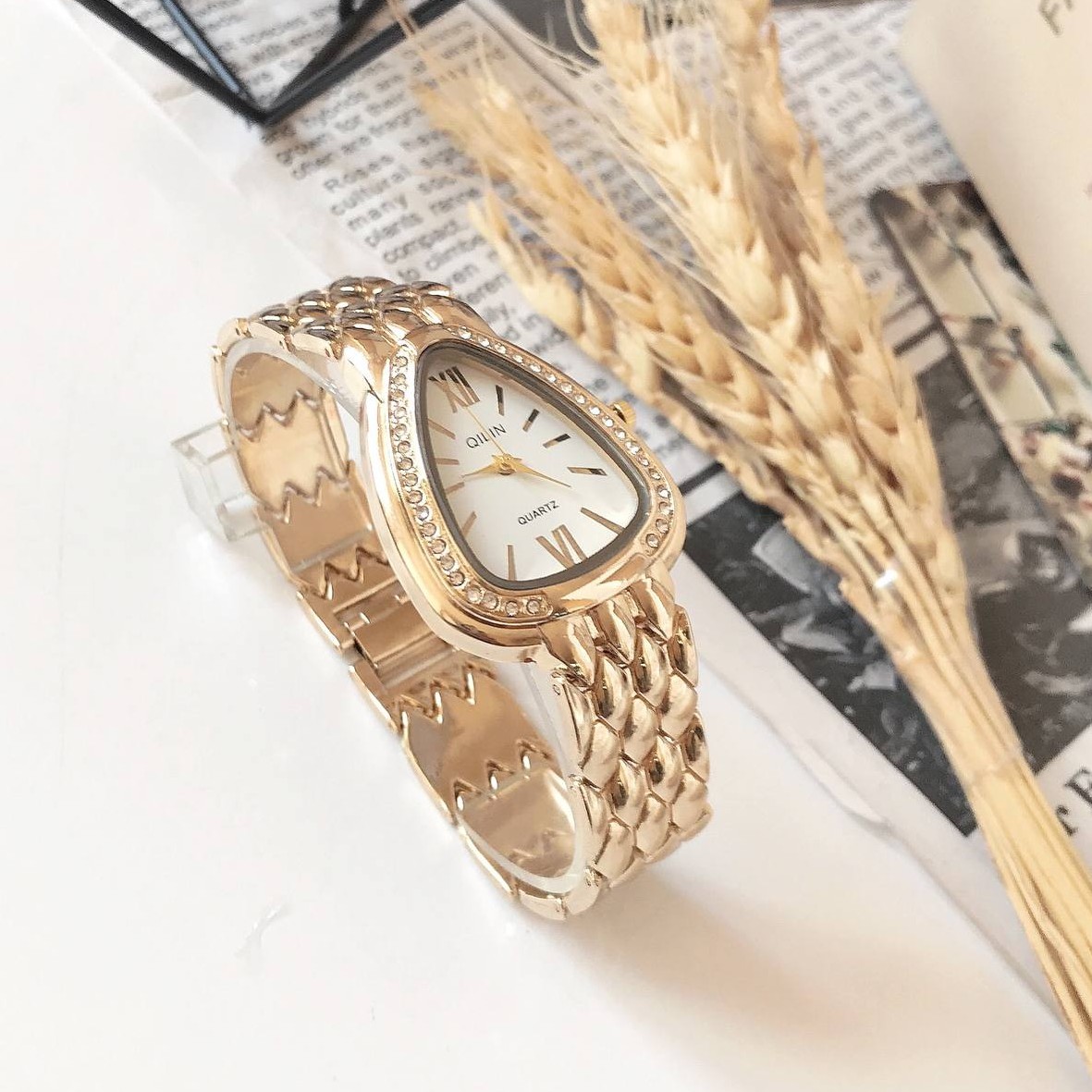 ساعت زنانه مارک QLIN استیل رنگ ثابت دور نگین کد L175669
