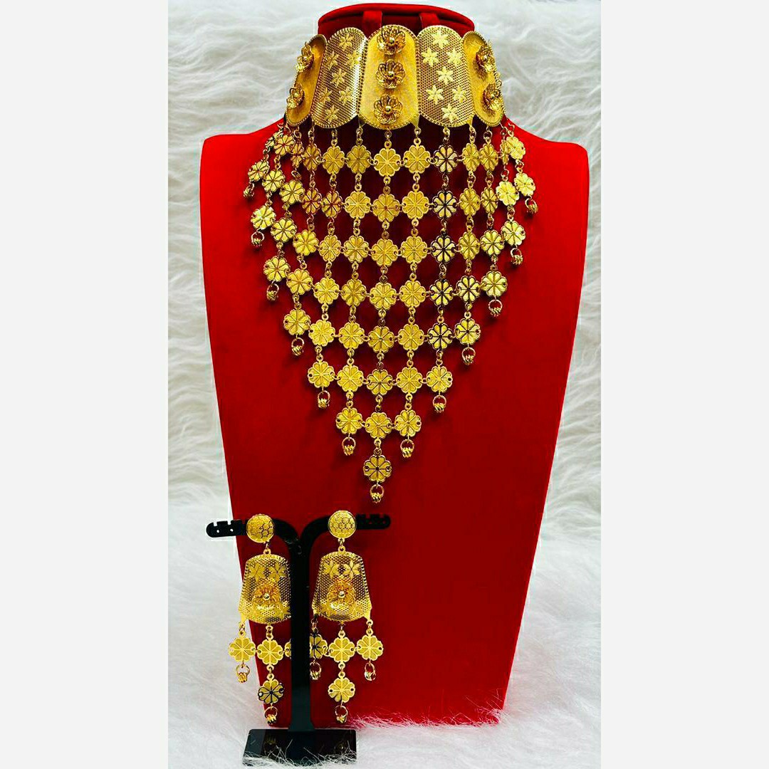 سرویس طرح طلا سرویس رنگ ثابت سرویس زنانه سینه ریز سرویس آبکاری طلا سینه ریز طرح طلا