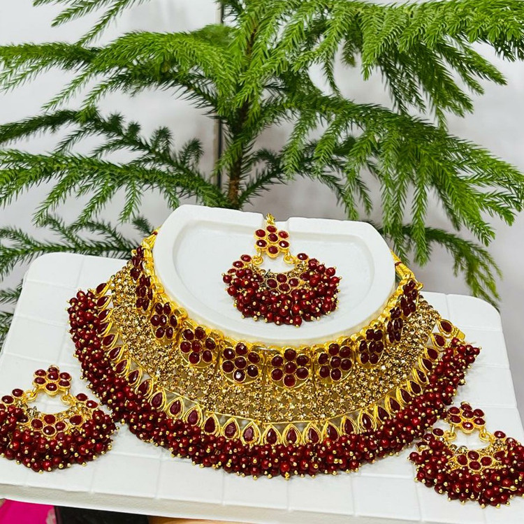 سرویس زنانه سینه ریز گوشواره و آویز پیشانی