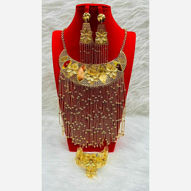 سرویس طرح طلا سرویس رنگ ثابت سرویس زنانه سینه ریز سرویس آبکاری طلا سینه ریز طرح طلا