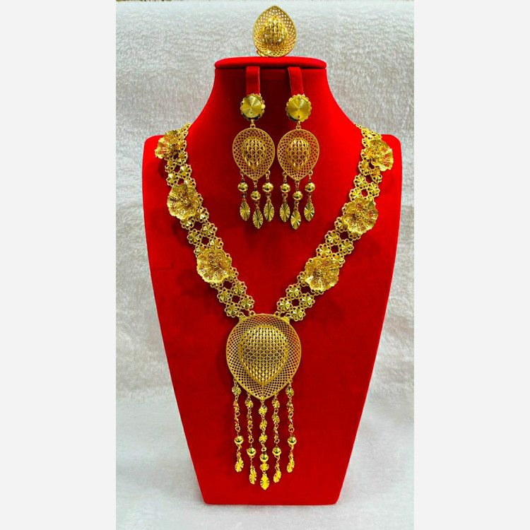 سرویس طرح طلا سرویس رنگ ثابت سرویس زنانه سینه ریز سرویس آبکاری طلا سینه ریز طرح طلا