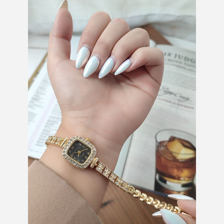 ساعت مچی زنانه کد 3جدید