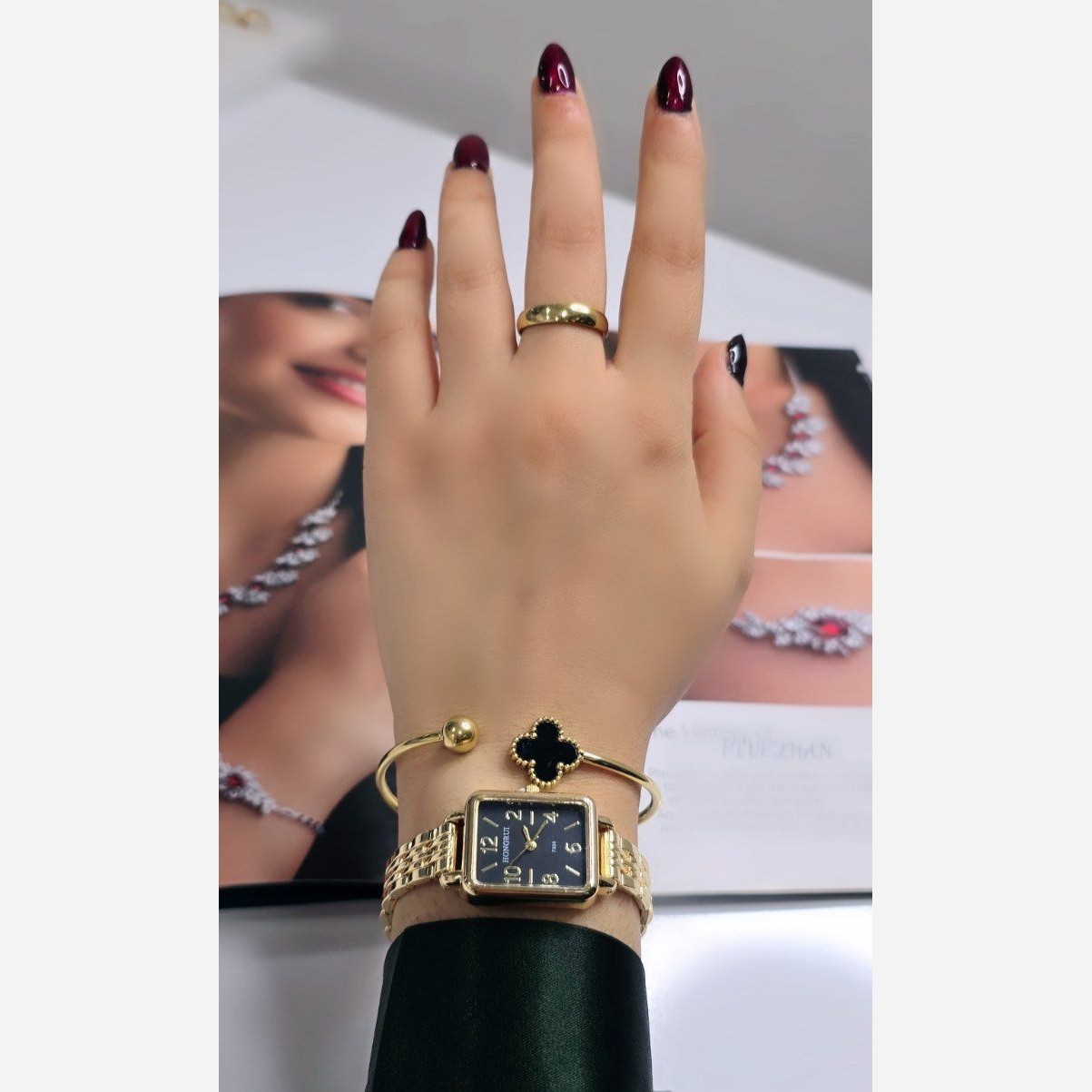 ست زنانه ست کادویی ساعت و دستبند دخترانه کد 51عین