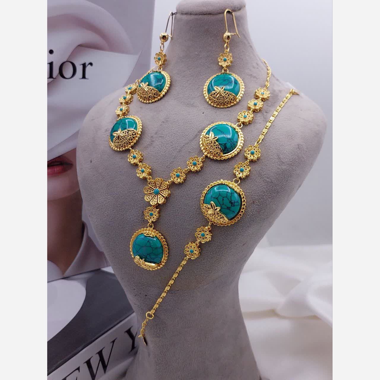 سرویس سنگدار زنانه اصلی سبک و رنگ ثابت کیفیت عالی کد 34 ه و جدید دوام رنگ بالا