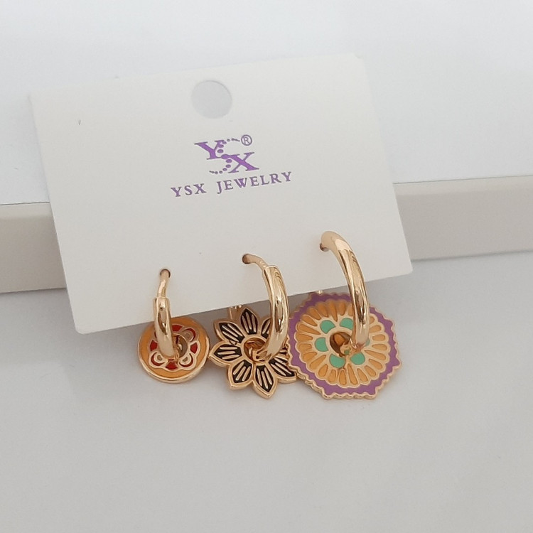 گوشواره رنگثابت 3 لنگه برای 3 تا سوراخ گوش برند YSX با آبکاری طلا ورق بزنید لطفا