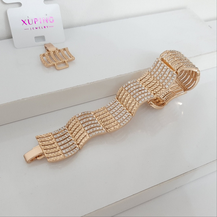 دستبند ژوپینگ لاکچری کاملا رنگ ثابت با طلا مونمیزنه و مناسب استفاده مدام ورق بزنید و توضیحات رو بخونید لطفا