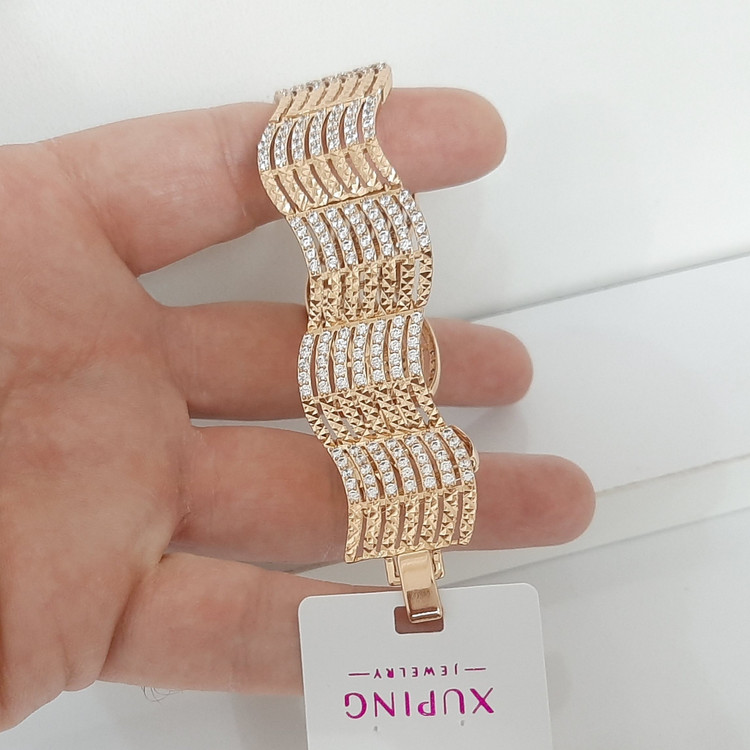 دستبند ژوپینگ لاکچری کاملا رنگ ثابت با طلا مونمیزنه و مناسب استفاده مدام ورق بزنید و توضیحات رو بخونید لطفا