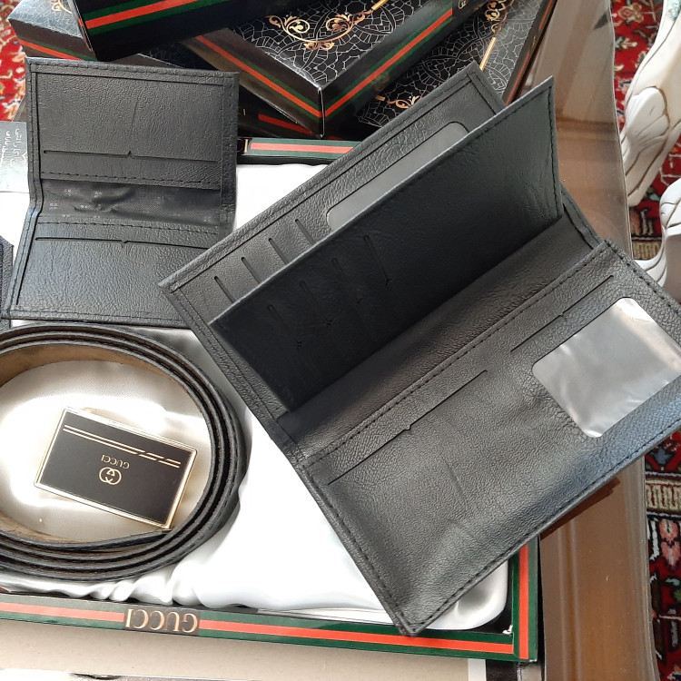 کیف چرمی ست کامل مردانه مارک قوچی با کیفیت در سه رنگبندی مشکی قهوه ای و عسلی ورق بزنید و توضیحات رو بخونید لطفا