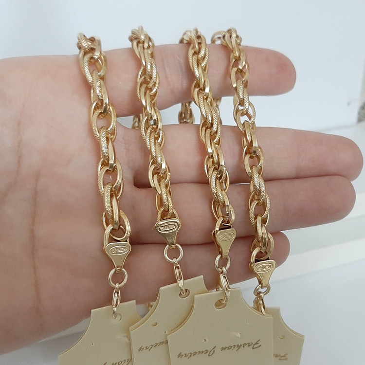 دستبند رنگ ثابت طرح طلا برند شین با آبکاری طلا و مناسب استفاده مدام