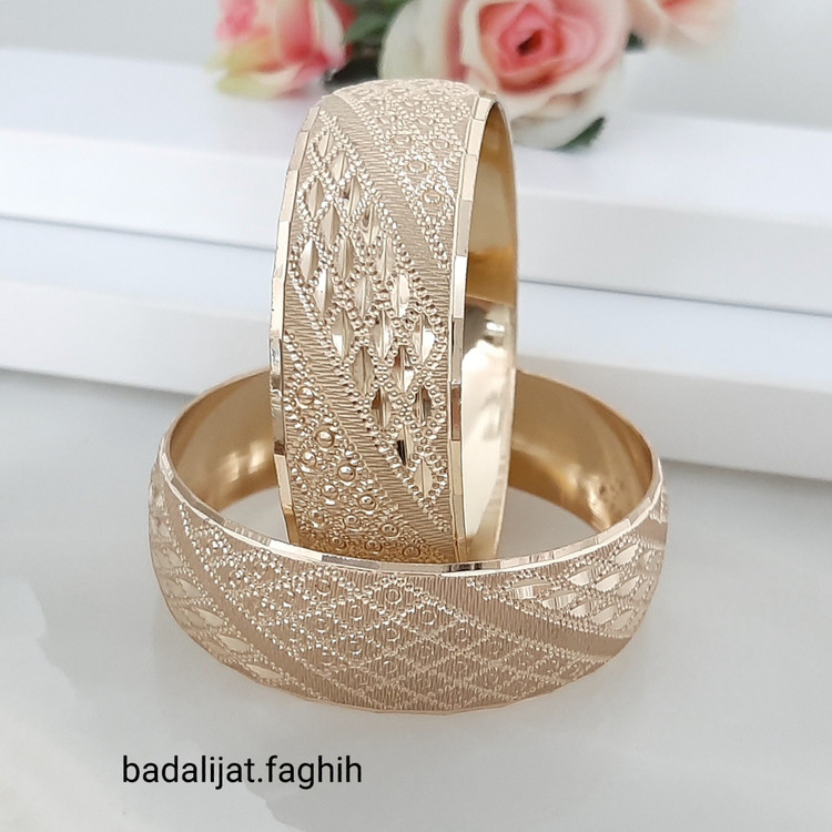 النگو تکپوش طلاروس وارداتی بسیار با کیفیت و کاملا رنگ ثابت ورق بزنید لطفا