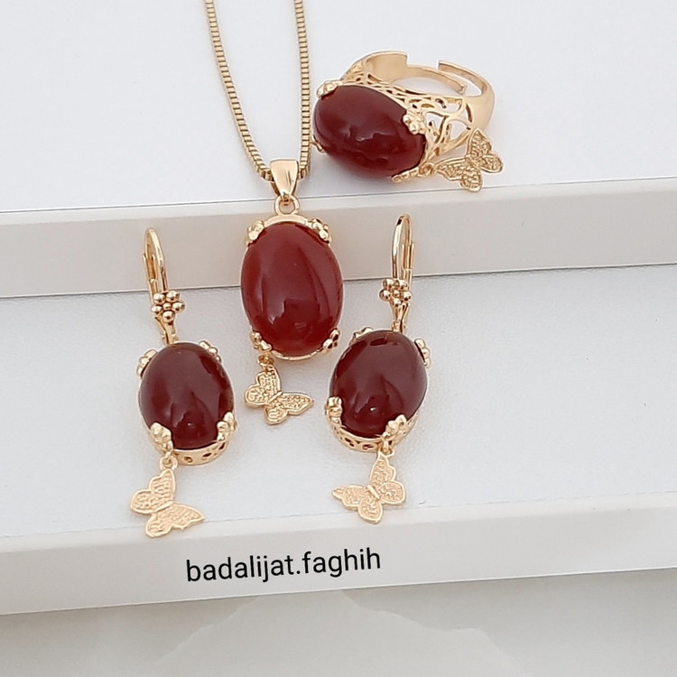سرویس عقیق رنگ ثابت با آبکاری طلا و مناسب استفاده روزانه ورق بزنید لطفا