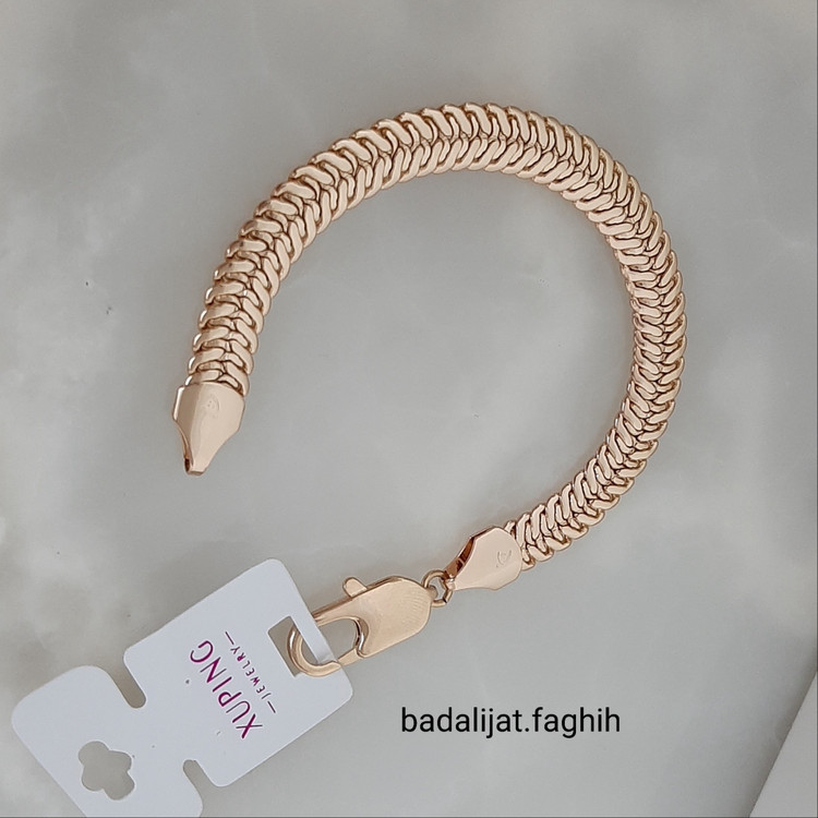 دستبند ژوپینگ رنگ ثابت طرح ماری با آبکاری طلا و مناسب استفاده مدام ورق بزنید لطفا