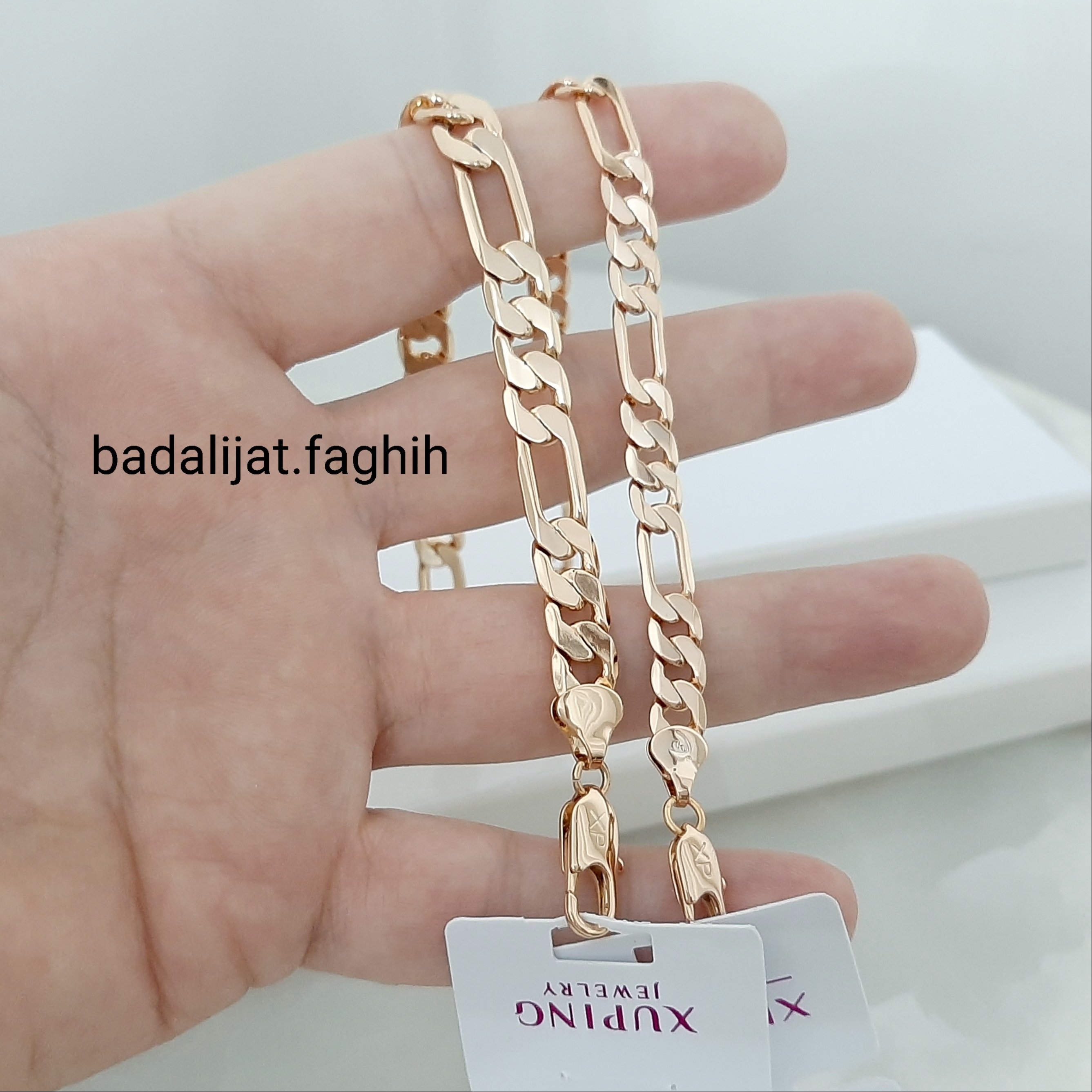 دستبند ژوپینگ فیگارو در دو پهنا حک خورده با آبکاری طلا و کاملا رنگ ثابت ورق بزنید و توضیحات رو بخونید لطفا