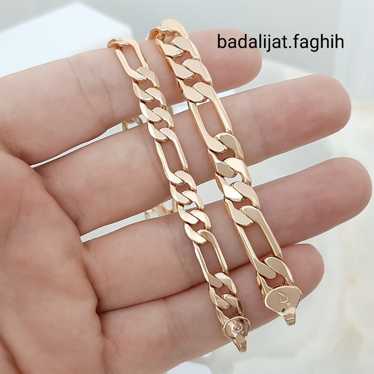 دستبند ژوپینگ فیگارو در دو پهنا حک خورده با آبکاری طلا و کاملا رنگ ثابت ورق بزنید و توضیحات رو بخونید لطفا