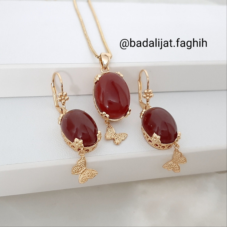نیمست عقیق طرح طلا و فوق العاده شیک و مجلسی و آبکاری طلا شده