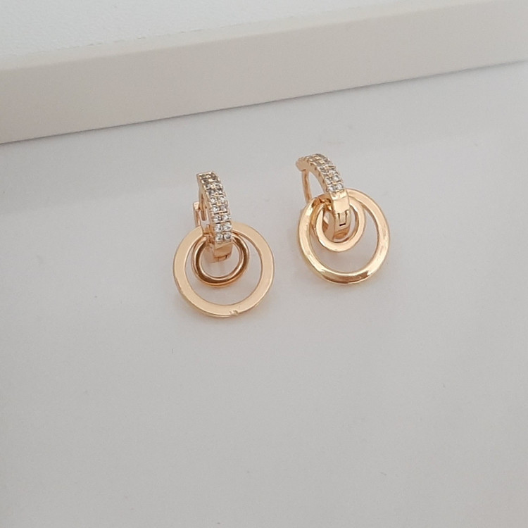 گوشواره رنگ ثابت جدید با آبکاری طلا جفتی 630 تومن ورق بزنید لطفا
