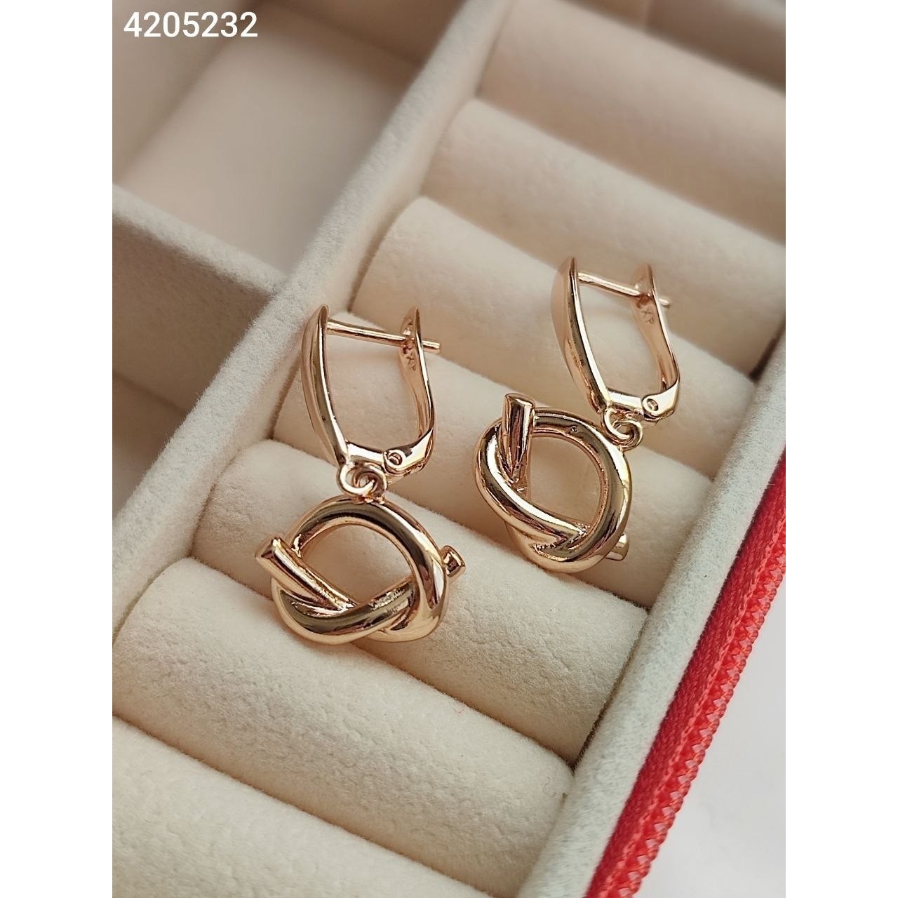 گوشواره ژوپینگ کاملا رنگ ثابت با طلا مونمیزنه و مناسب استفاده مدام ورق بزنید لطفا