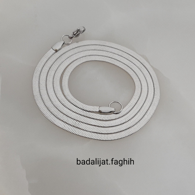 گردنبند ماری استیل رنگ ثابت درجه یک با آبکاری طلا سفید ورق بزنید لطفا