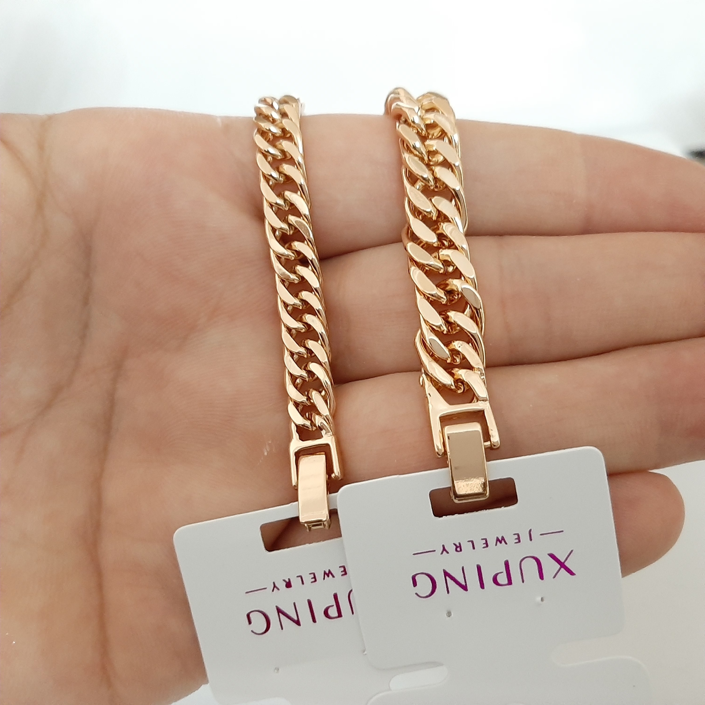 دستبند ژوپینگ کاملا رنگ ثابت با آبکاری طلا حک خورده با ارسال رایگان به کل کشور ورق بزنید و توضیحات رو بخونید لطفا