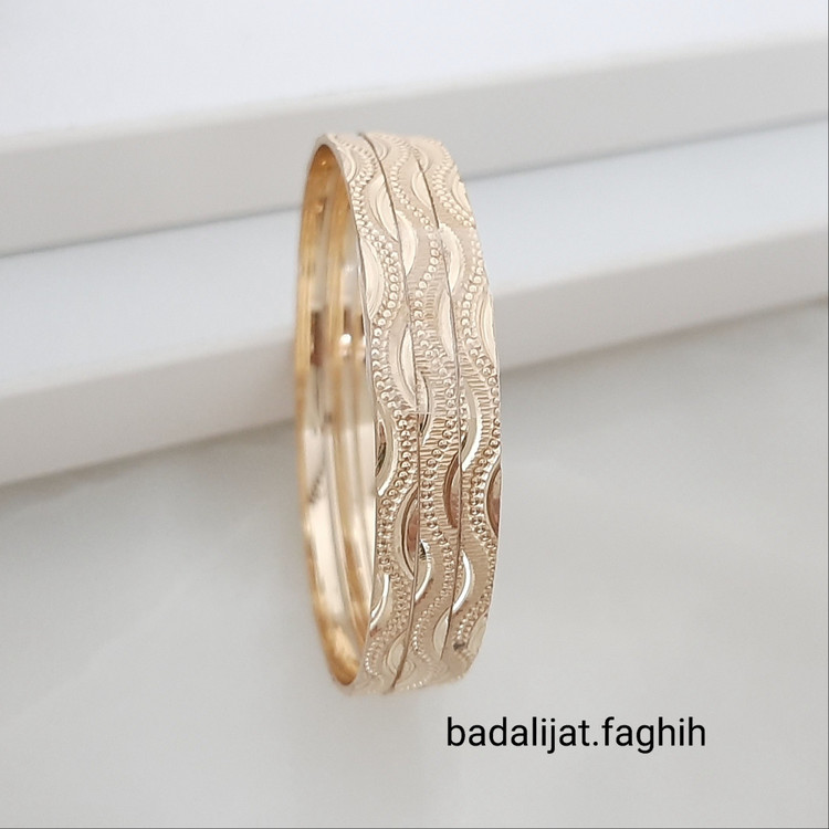النگو طلاروس وارداتی پک 3 تایی بسیار با کیفیت و فوق العاده شیک کاملا رنگ ثابت و مناسب استفاده دائم