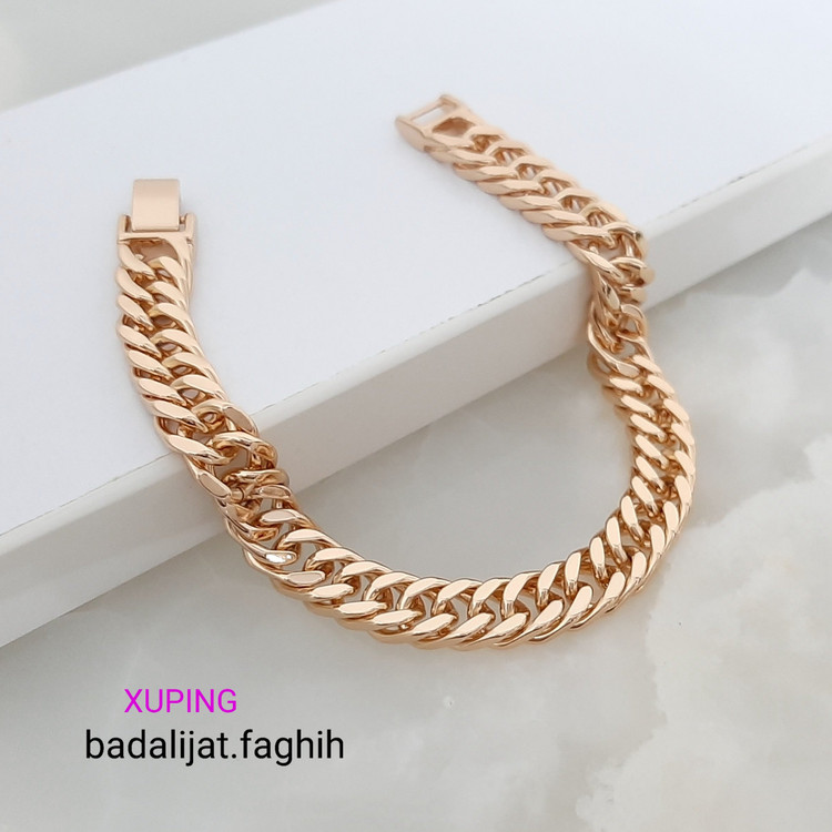 دستبند ژوپینگ رنگ ثابت با آبکاری طلا طرح کارتیر با آبکاری طلا فوق العاده شیک ورق بزنید لطفا