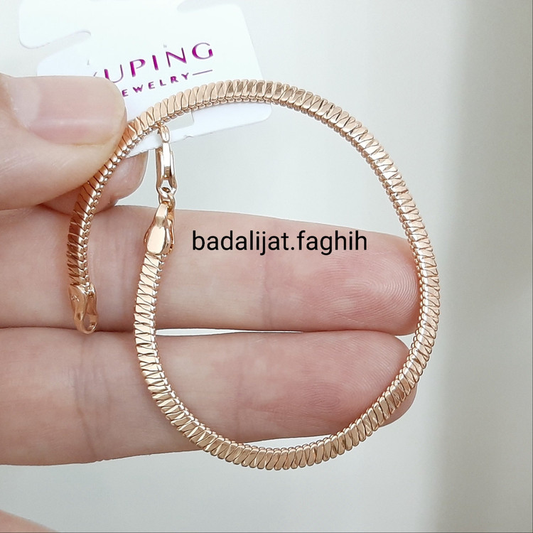 دستبند ماری ژوپینگ حک خورده کاملا رنگ ثابت با آبکاری طلا ورق بزنید لطفا
