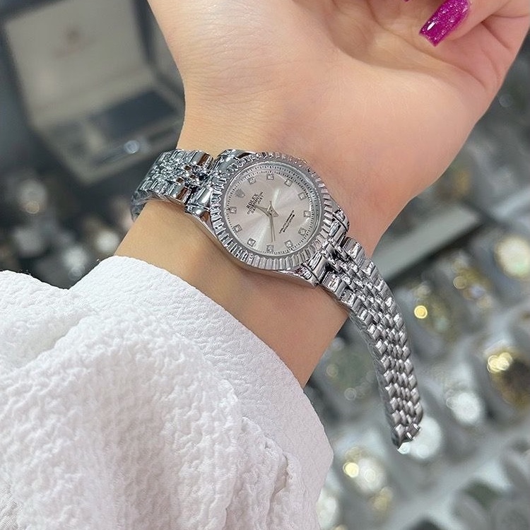 ساعت مچی دخترانه و زنانه نقره ای دورنگین و بدون نگین رولکس و مارک رولکس Rolex ارسال رایگان