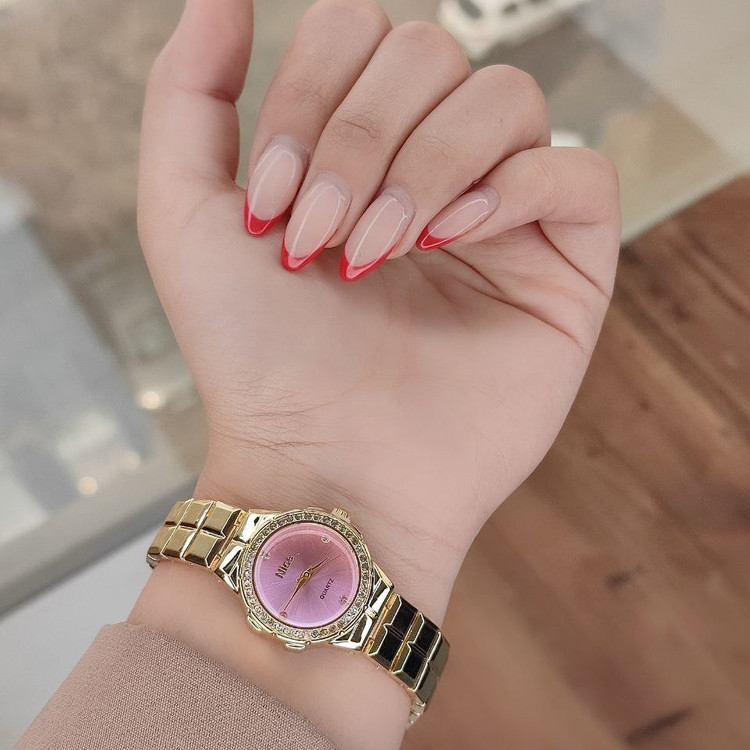 ساعت زنانه مارک نایس بند آجری باکیفیت عالی و رنگبندی صفحه ارسال رایگان