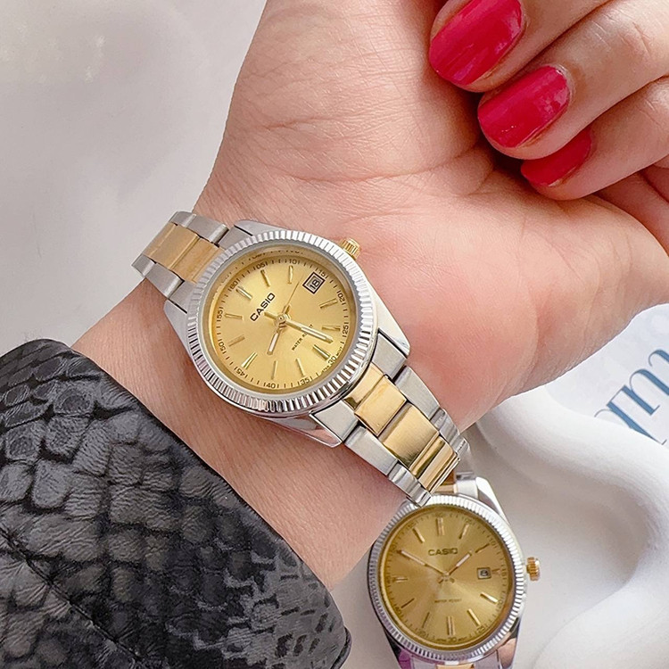 ساعت مچی زنانه و یا مردانه قیمت تک کاسیو استیل تاریخدار موتور ژاپن مارک معروف CASIO نمونه درجه یک ارسال رایگان