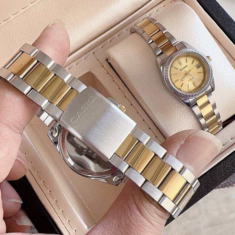 ساعت مچی زنانه و یا مردانه قیمت تک کاسیو استیل تاریخدار موتور ژاپن مارک معروف CASIO نمونه درجه یک ارسال رایگان