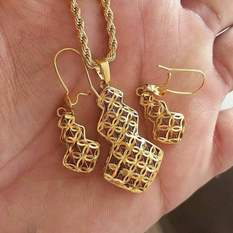 نیمست زنانه سیاه قلم کپی شده از طرح طلا ارسال رایگان
